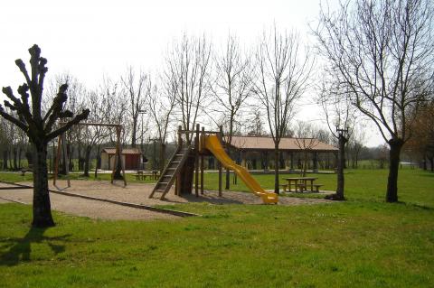 Aire de Loisirs "Yvon THIBAUDEAU"